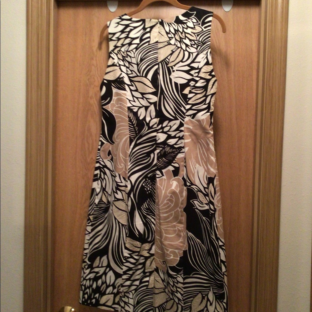 Dress - Picture 3 of 5